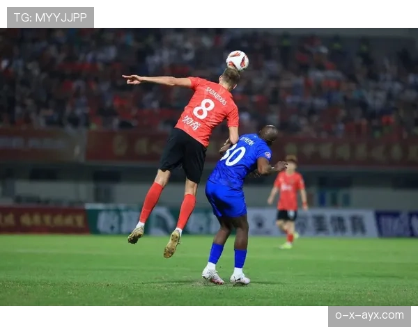 沙勒罗瓦球员神勇发挥助球队逆转取胜，赛季前景备受期待