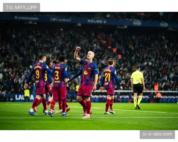 西甲球场探秘：走进西班牙足球的灵魂与传统