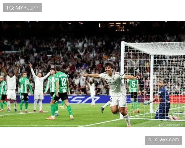 西甲赛季回顾：巨星闪耀赛场，球队格局重塑引热议