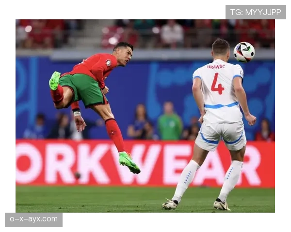 欧洲杯预选赛乌龙球引热议，激烈对抗彰显赛事精彩升级