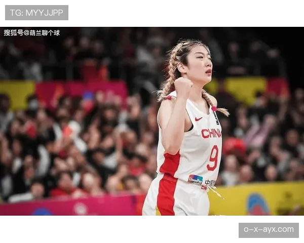 李梦训练完直接拎爱马仕去火锅店，这姐的松弛感是真不拿冠军当外人啊